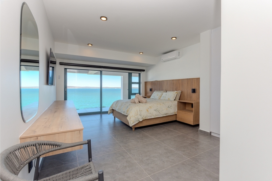 5 Bedroom Property for Sale in Mykonos Western Cape
